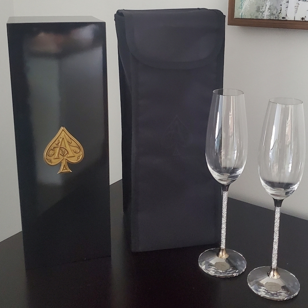 Ace of Spades Collector Black Lacquer Mohagany box with insulation bag Barware